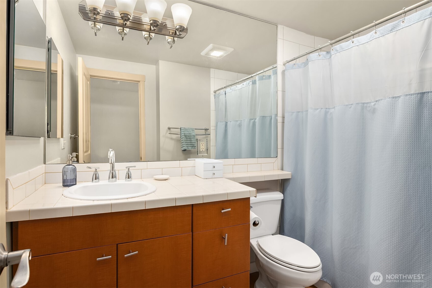 8248 126th Avenue NE #C-305, Kirkland, WA 98033