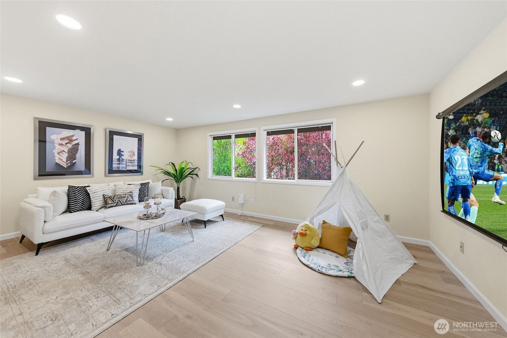 3877 113th Avenue NE, Bellevue, WA 98004