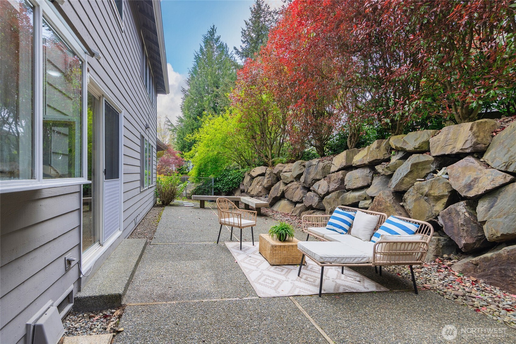 3877 113th Avenue NE, Bellevue, WA 98004
