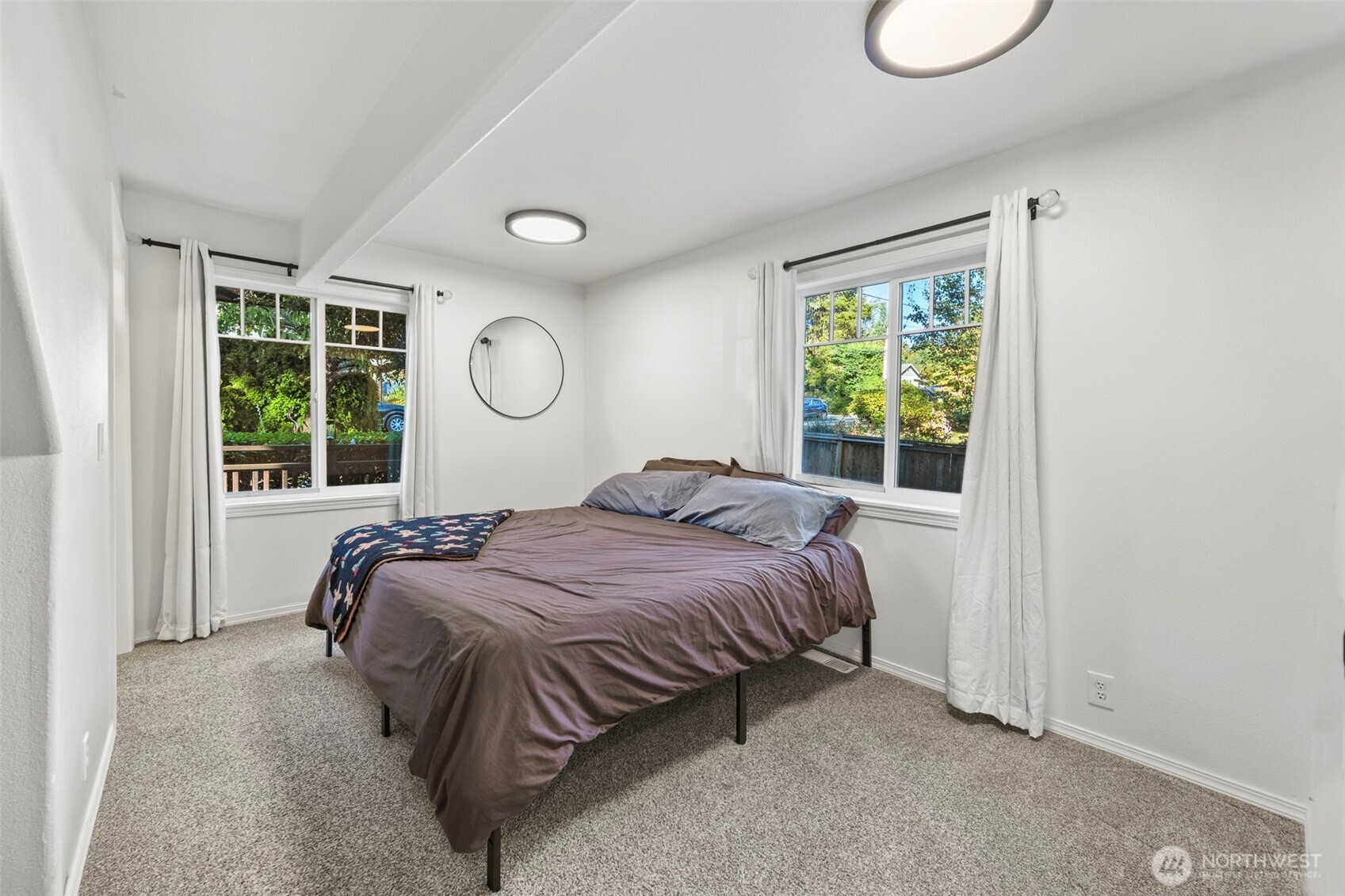639 12th Avenue , Kirkland, WA 98033-5114