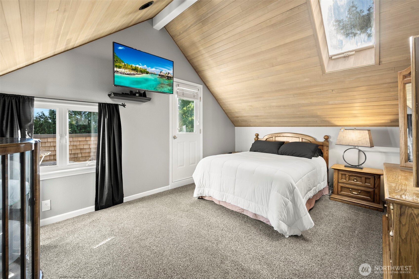 639 12th Avenue , Kirkland, WA 98033-5114