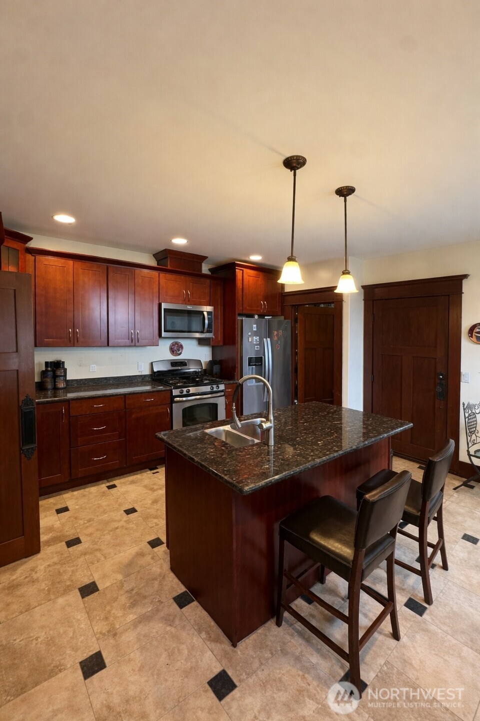 812 E Gwinn Place , Seattle, WA 98102
