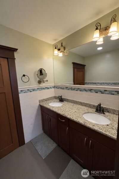 812 E Gwinn Place , Seattle, WA 98102 - Photo 17