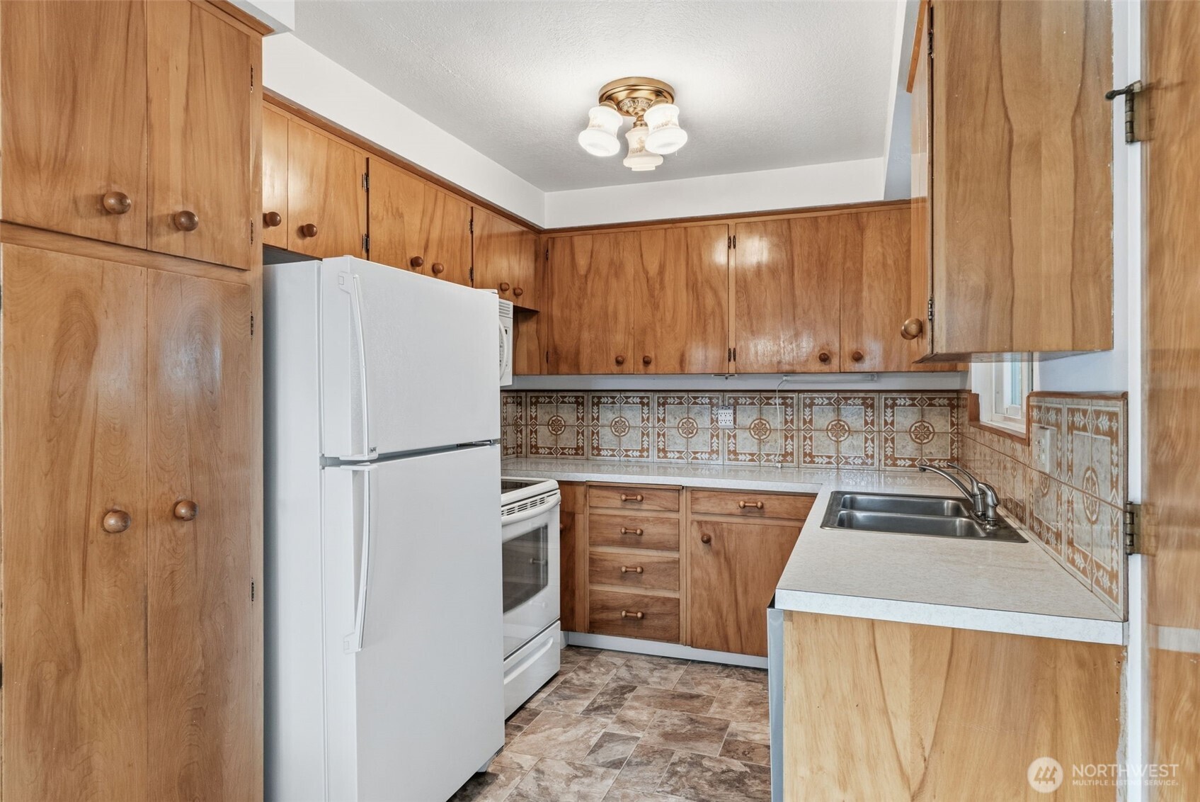 3303 Olympia Way , Longview, WA 98632