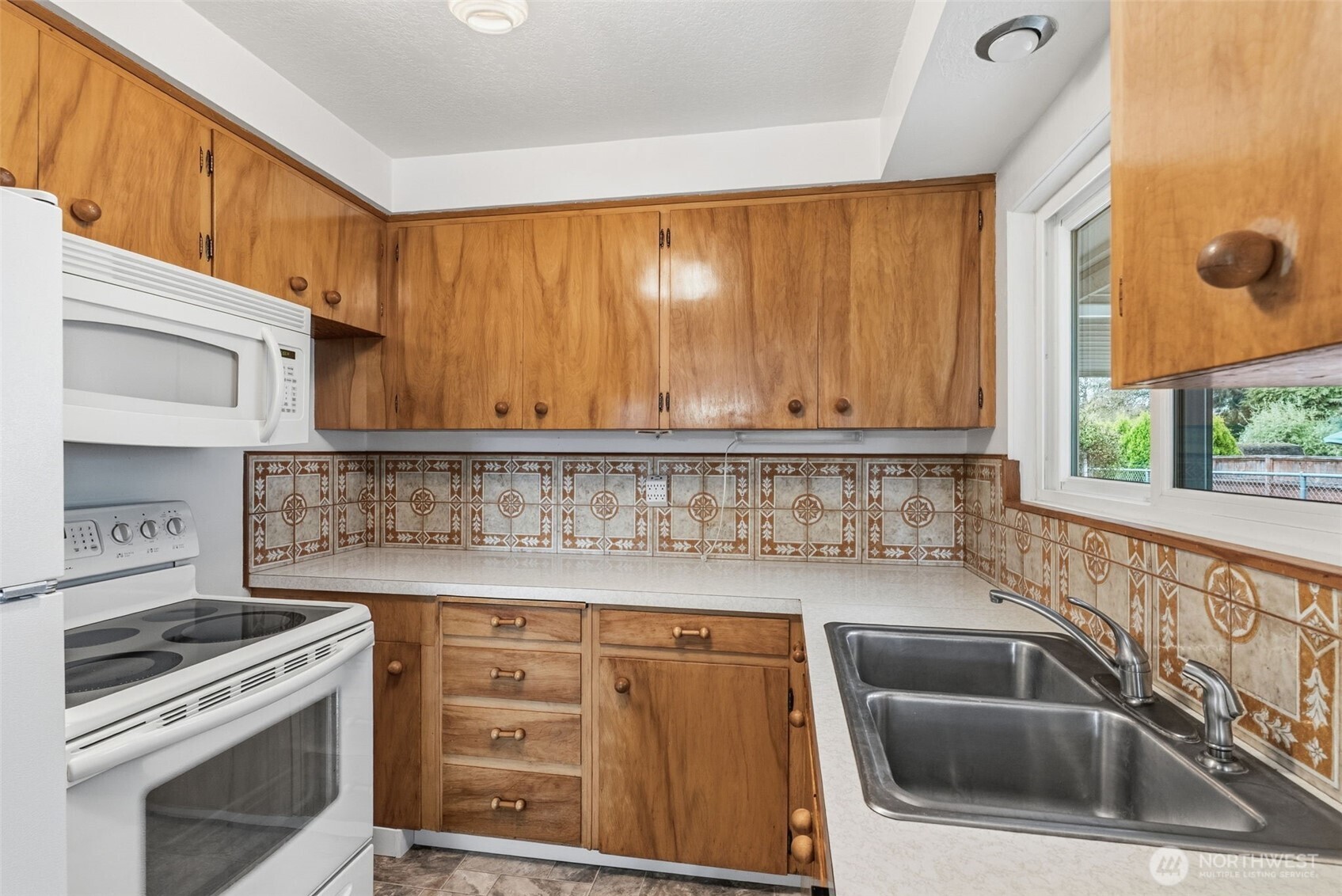 3303 Olympia Way , Longview, WA 98632