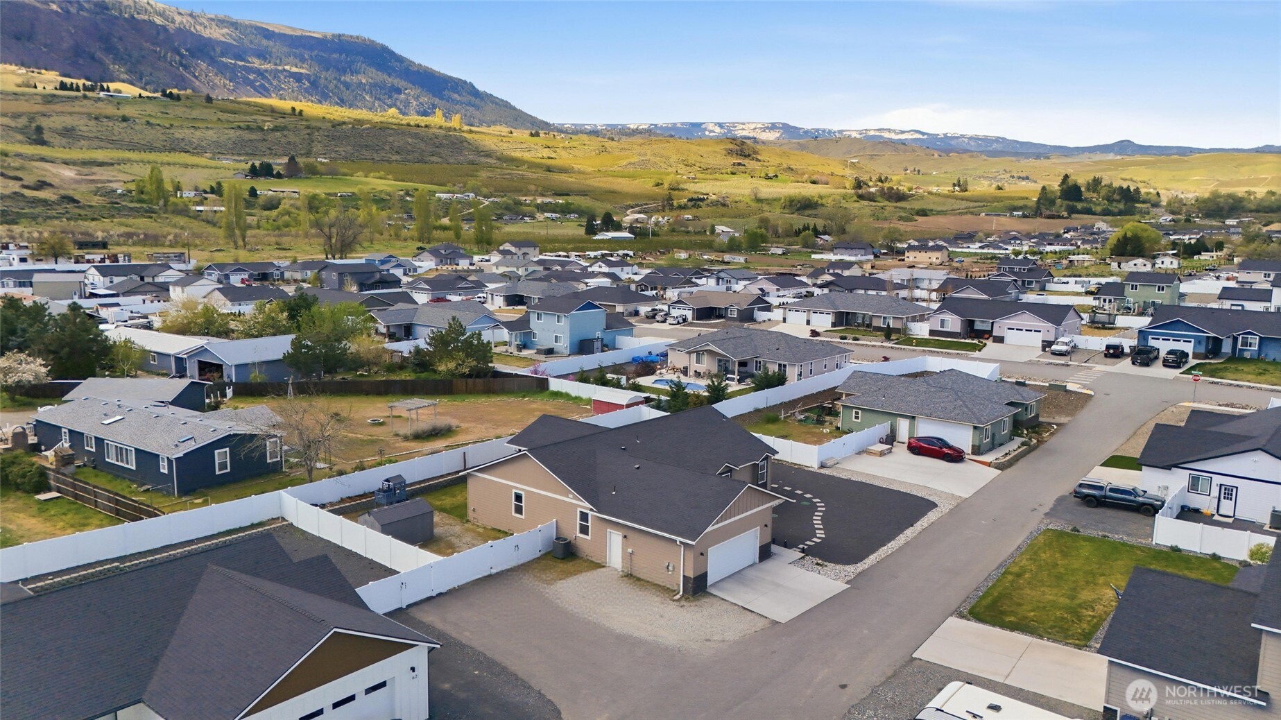 44 Jamey Lane , Malaga, WA 98828
