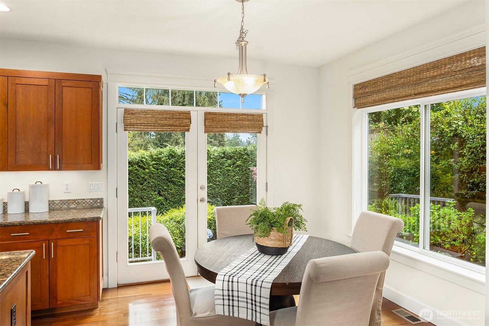 816 100th Avenue SE, Bellevue, WA 98004