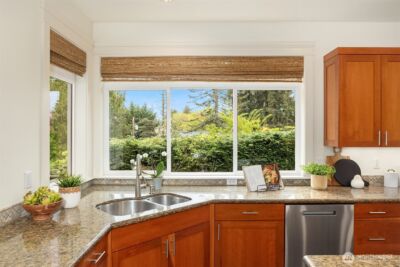 816 100th Avenue SE, Bellevue, WA 98004 - Photo 17
