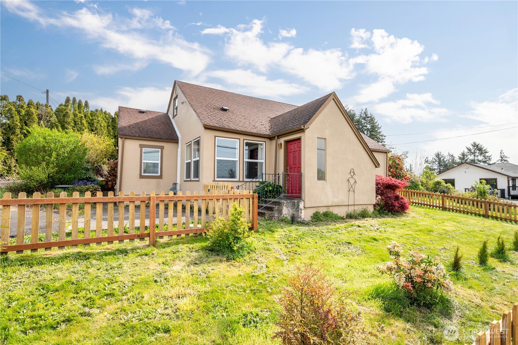 2916 Columbia Heights Road , Longview, WA 98632