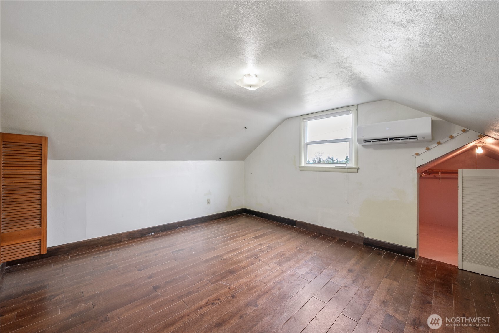 2916 Columbia Heights Road , Longview, WA 98632