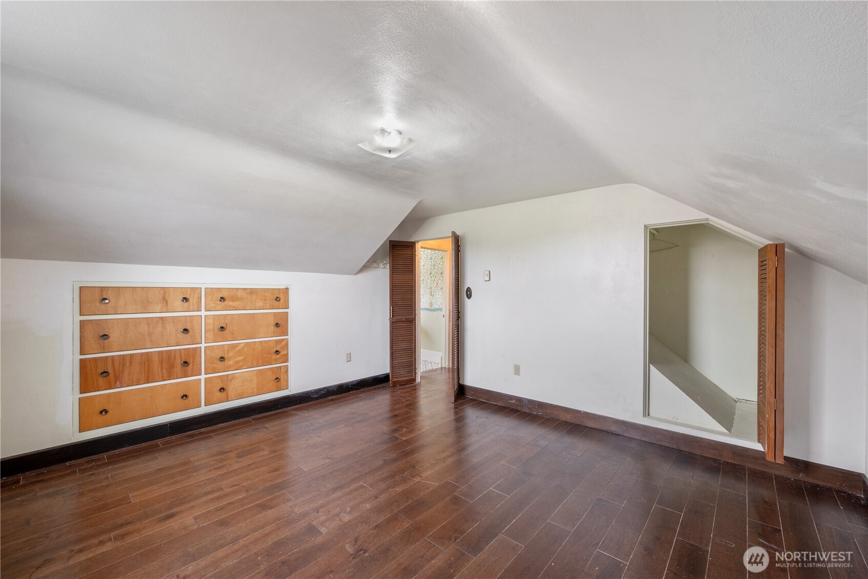 2916 Columbia Heights Road , Longview, WA 98632