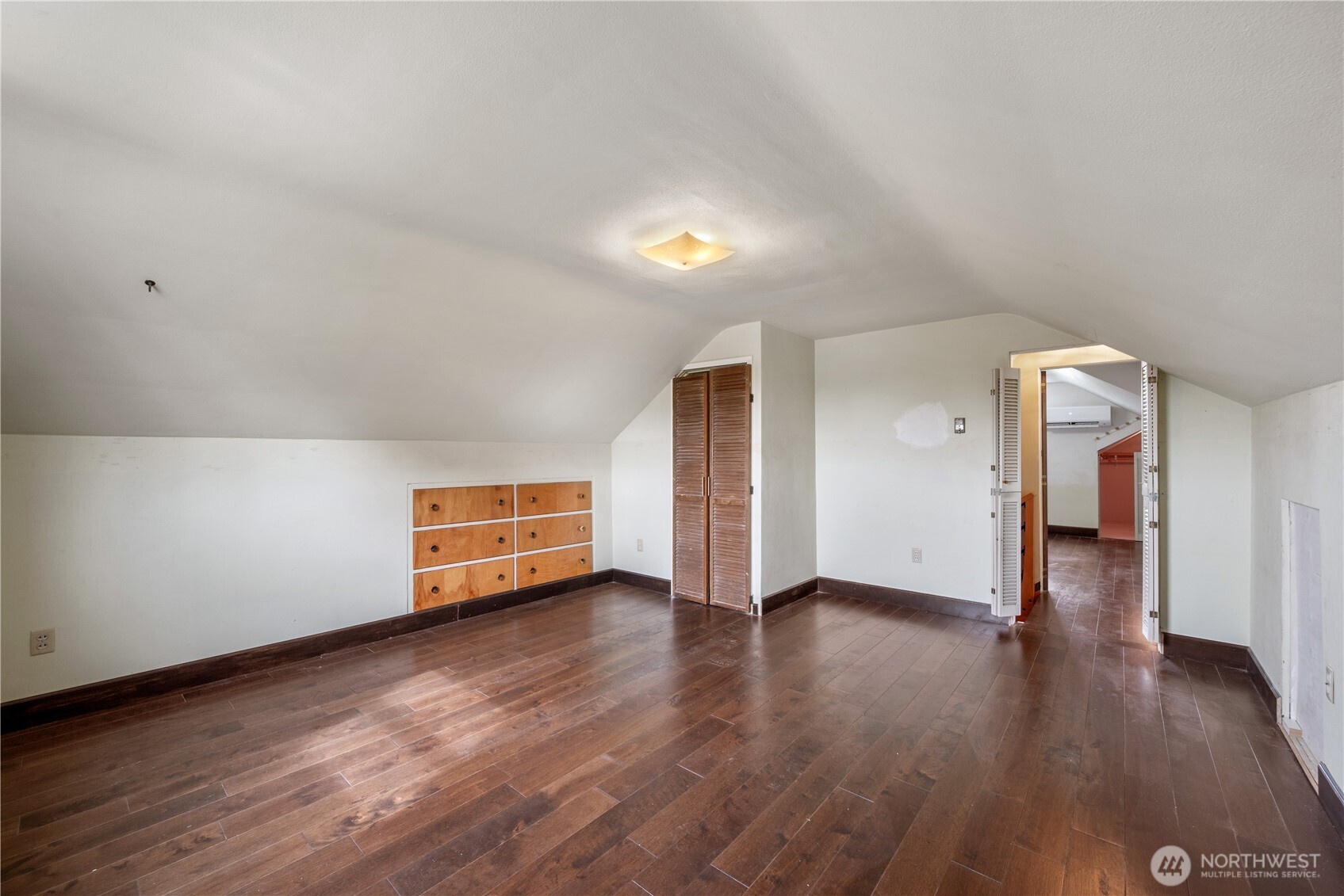 2916 Columbia Heights Road , Longview, WA 98632
