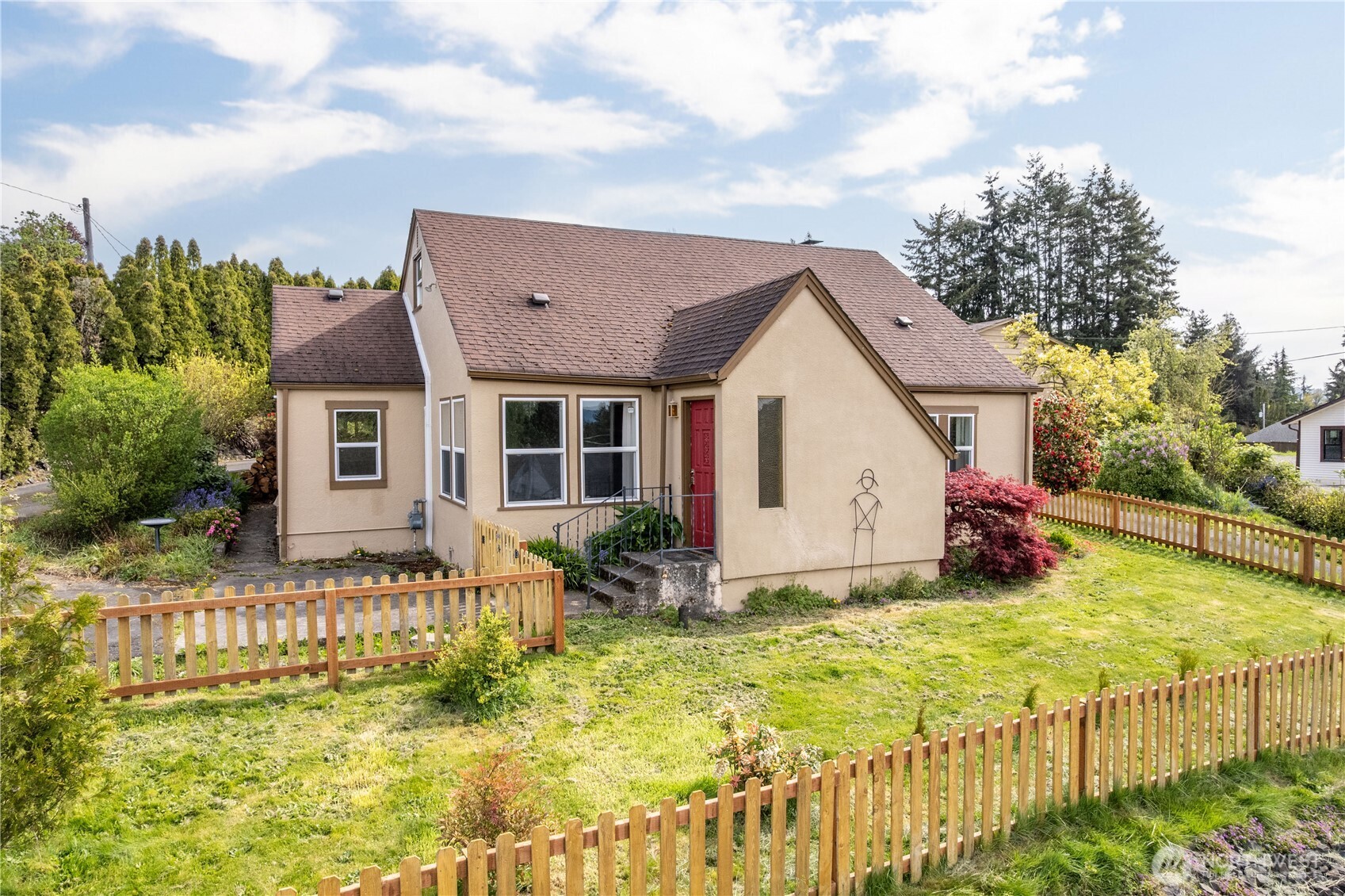 2916 Columbia Heights Road , Longview, WA 98632