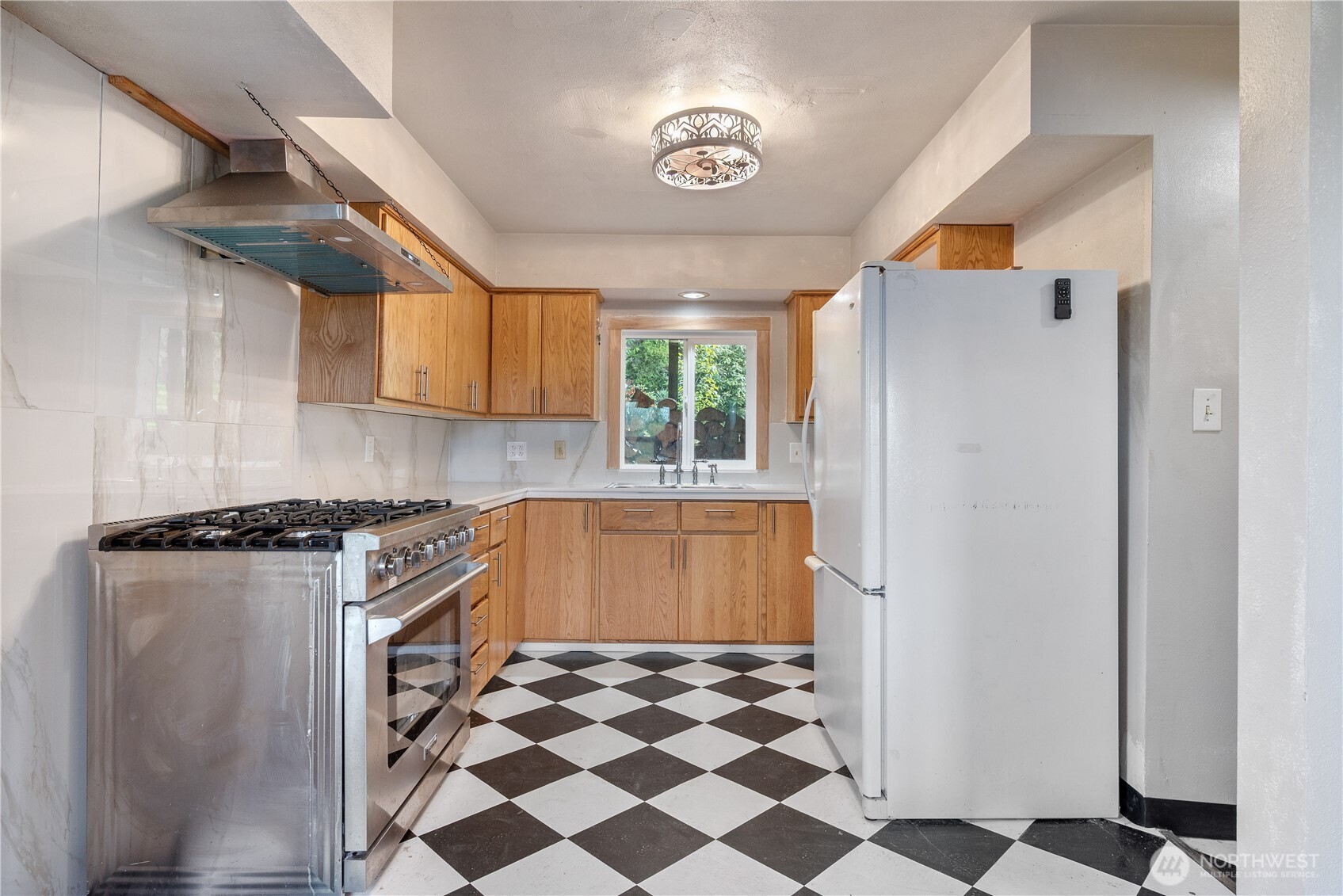 2916 Columbia Heights Road , Longview, WA 98632