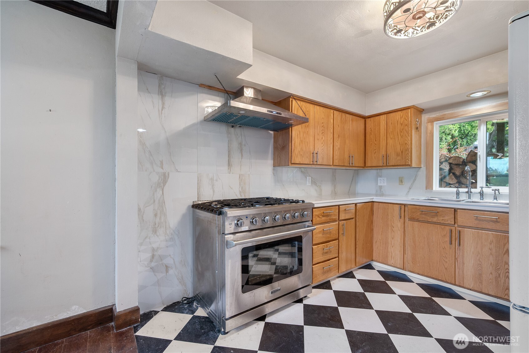 2916 Columbia Heights Road , Longview, WA 98632