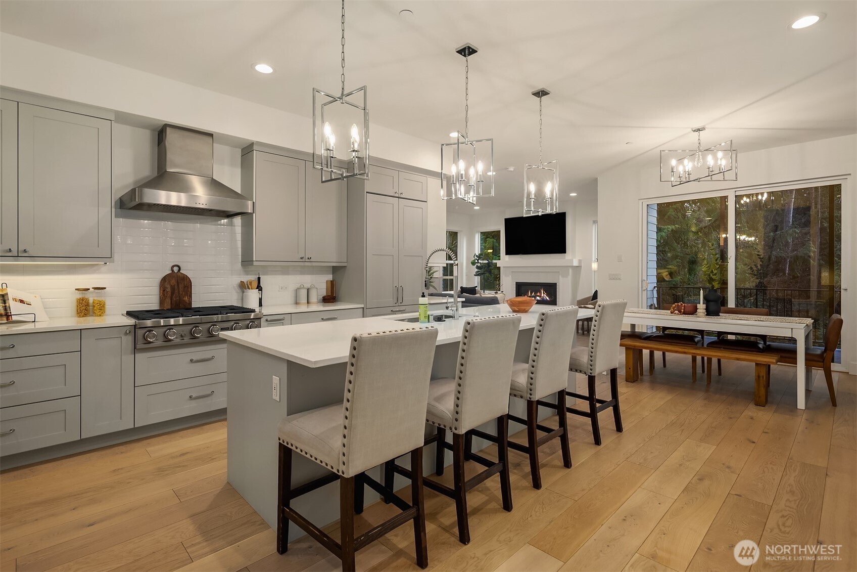 12105 NE 105th Street , Kirkland, WA 98033