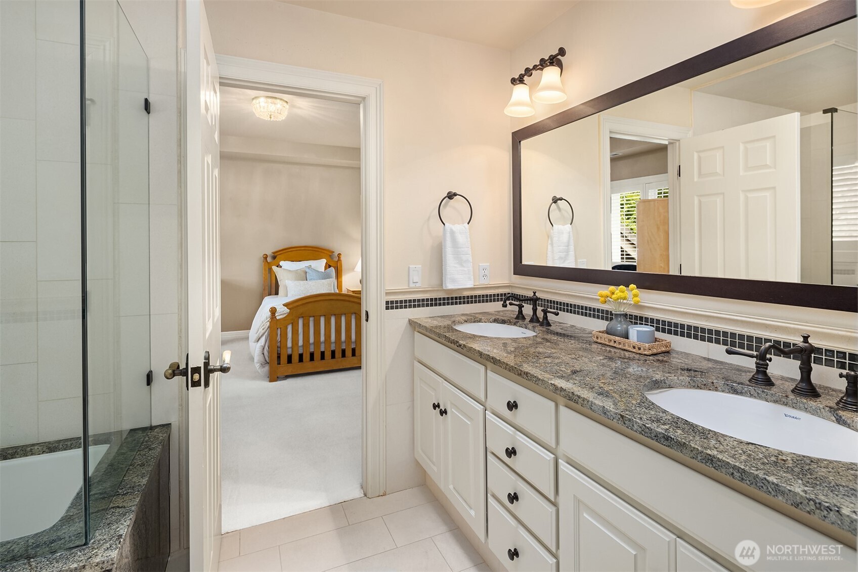 20450 NE 71st Street , Redmond, WA 98053-4725