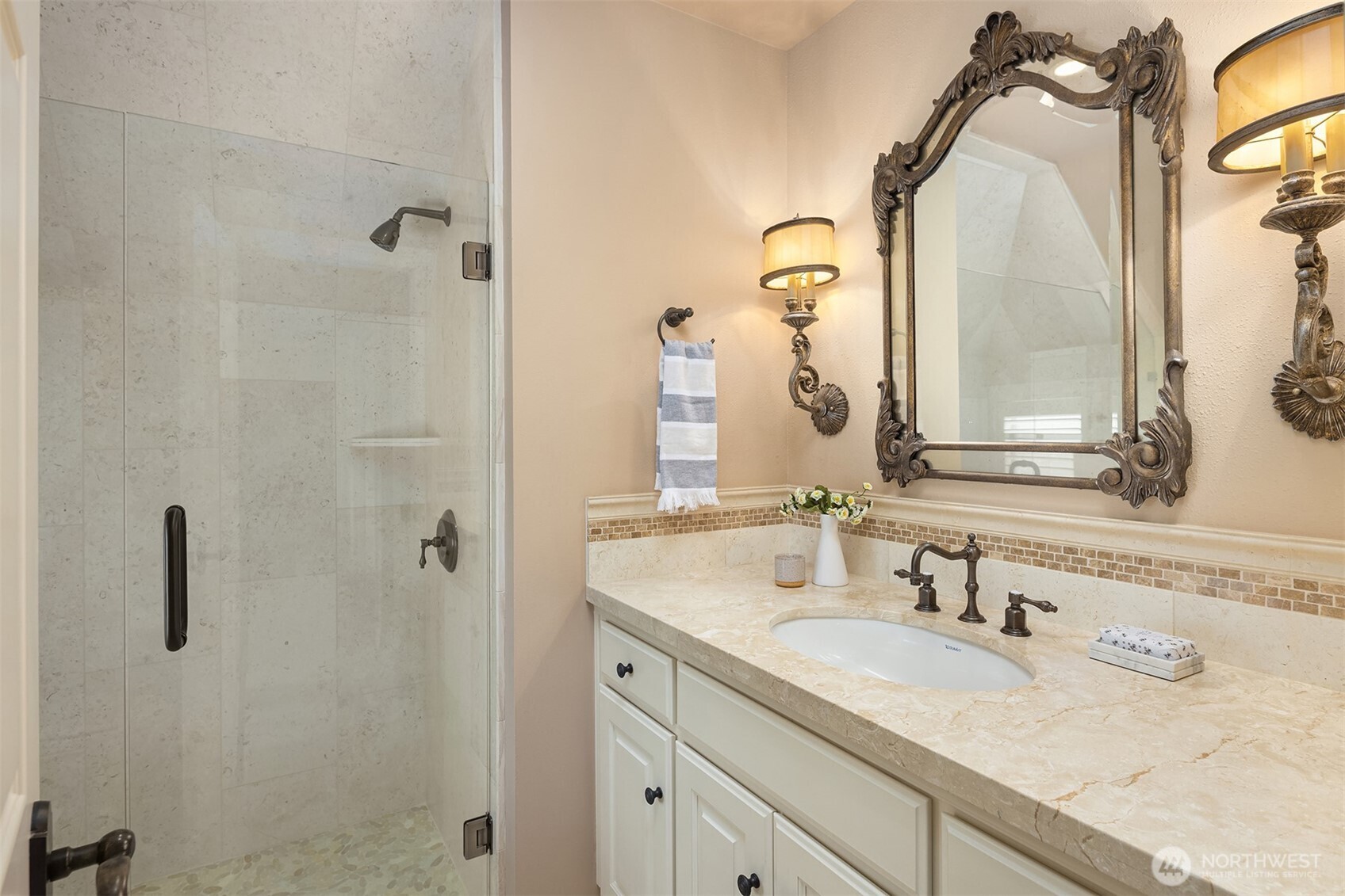 20450 NE 71st Street , Redmond, WA 98053-4725
