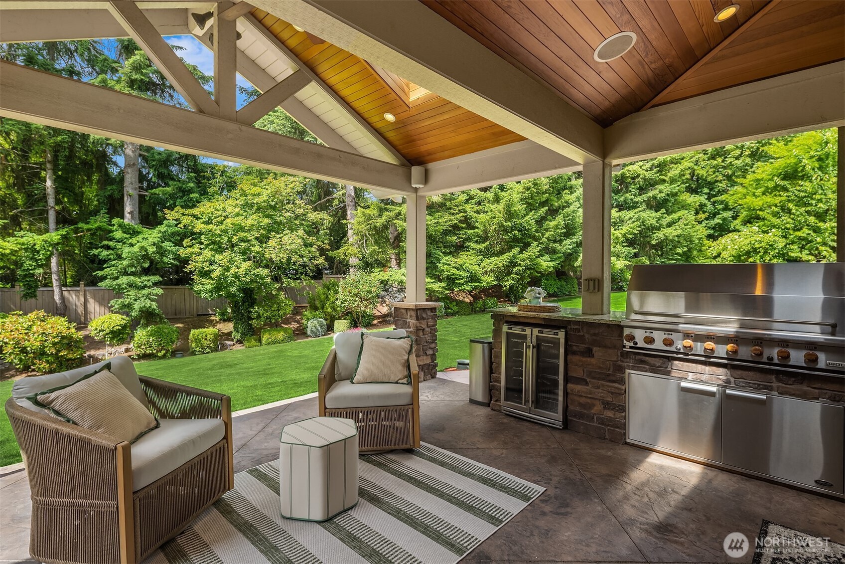 20450 NE 71st Street , Redmond, WA 98053-4725