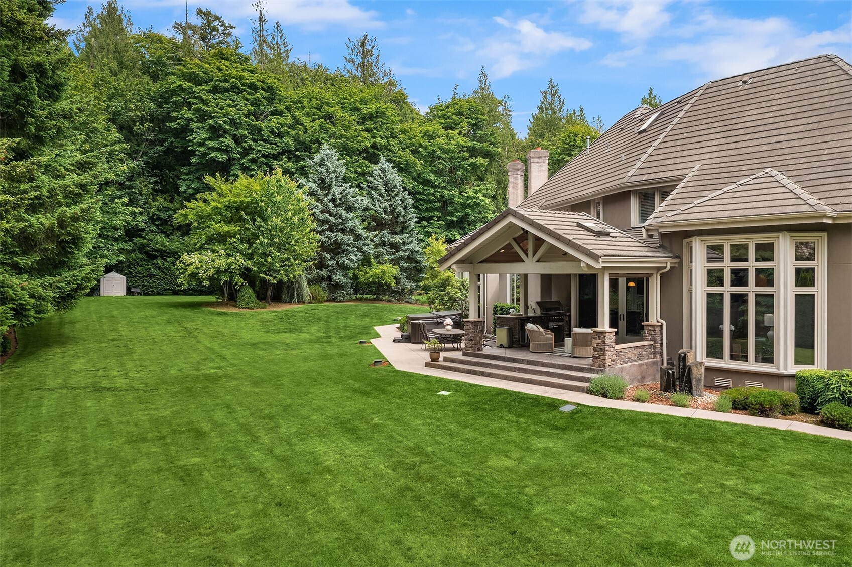 20450 NE 71st Street , Redmond, WA 98053-4725