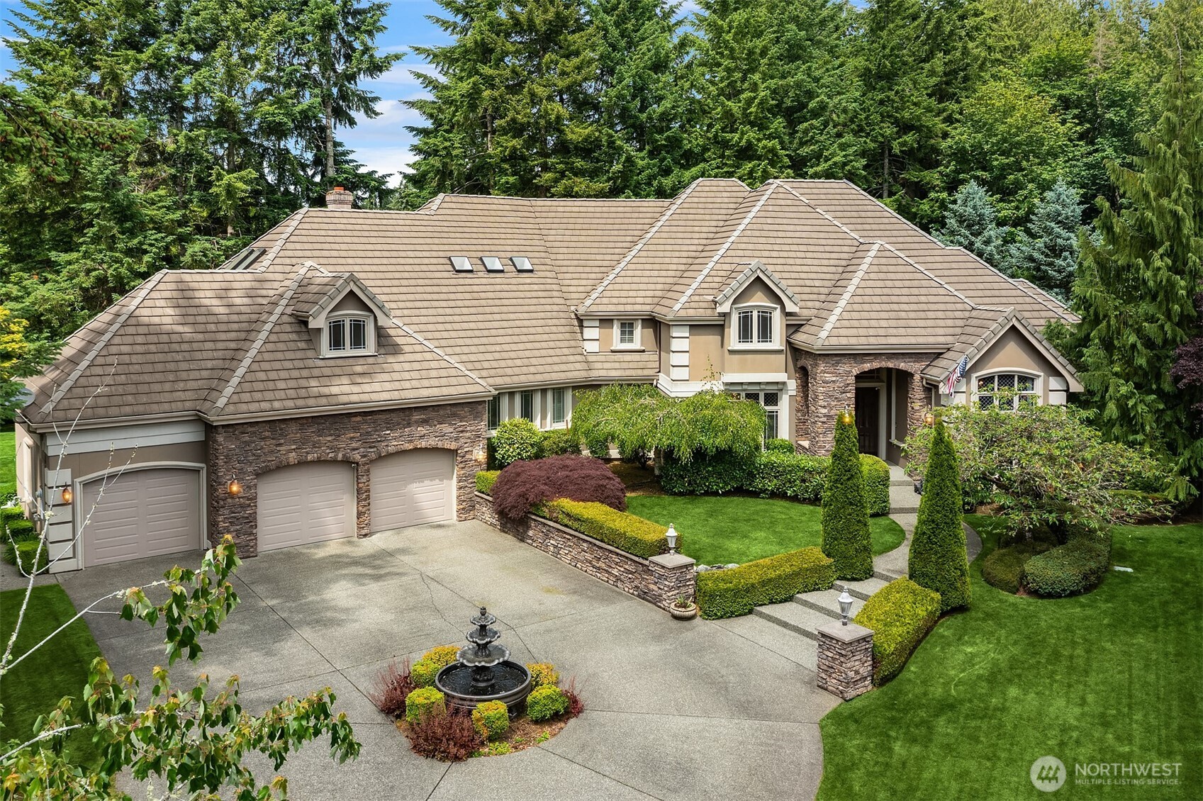 20450 NE 71st Street , Redmond, WA 98053-4725