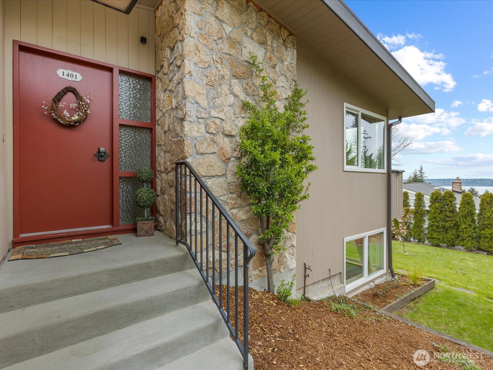 1401 SW 137th Street , Burien, WA 98166-1050