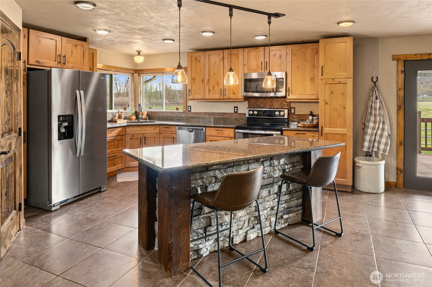 3661 E Taneum Road , Thorp, WA 98946