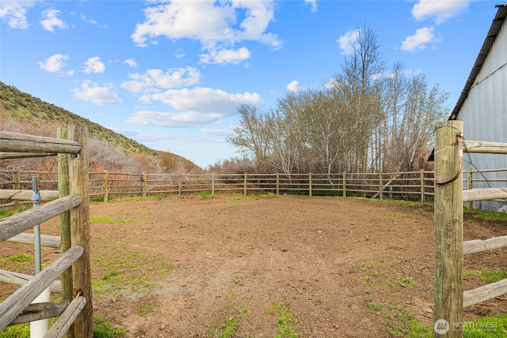 3661 E Taneum Road , Thorp, WA 98946