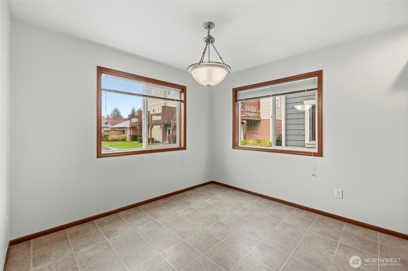 557 Neff Circle , Burlington, WA 98233