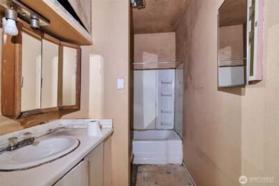 303 S Baker Street , Mount Vernon, WA 98273 - Photo 17