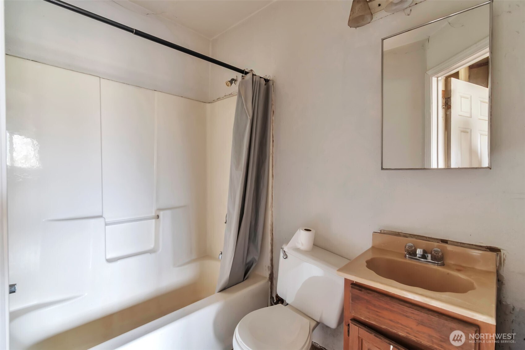 303 S Baker Street , Mount Vernon, WA 98273