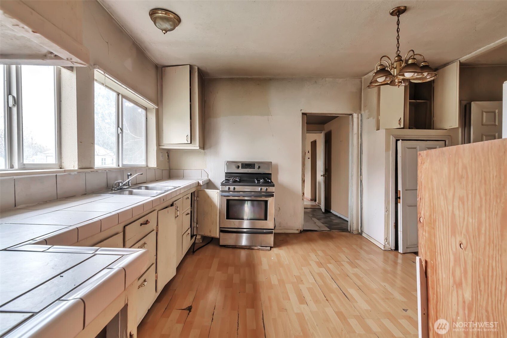 303 S Baker Street , Mount Vernon, WA 98273