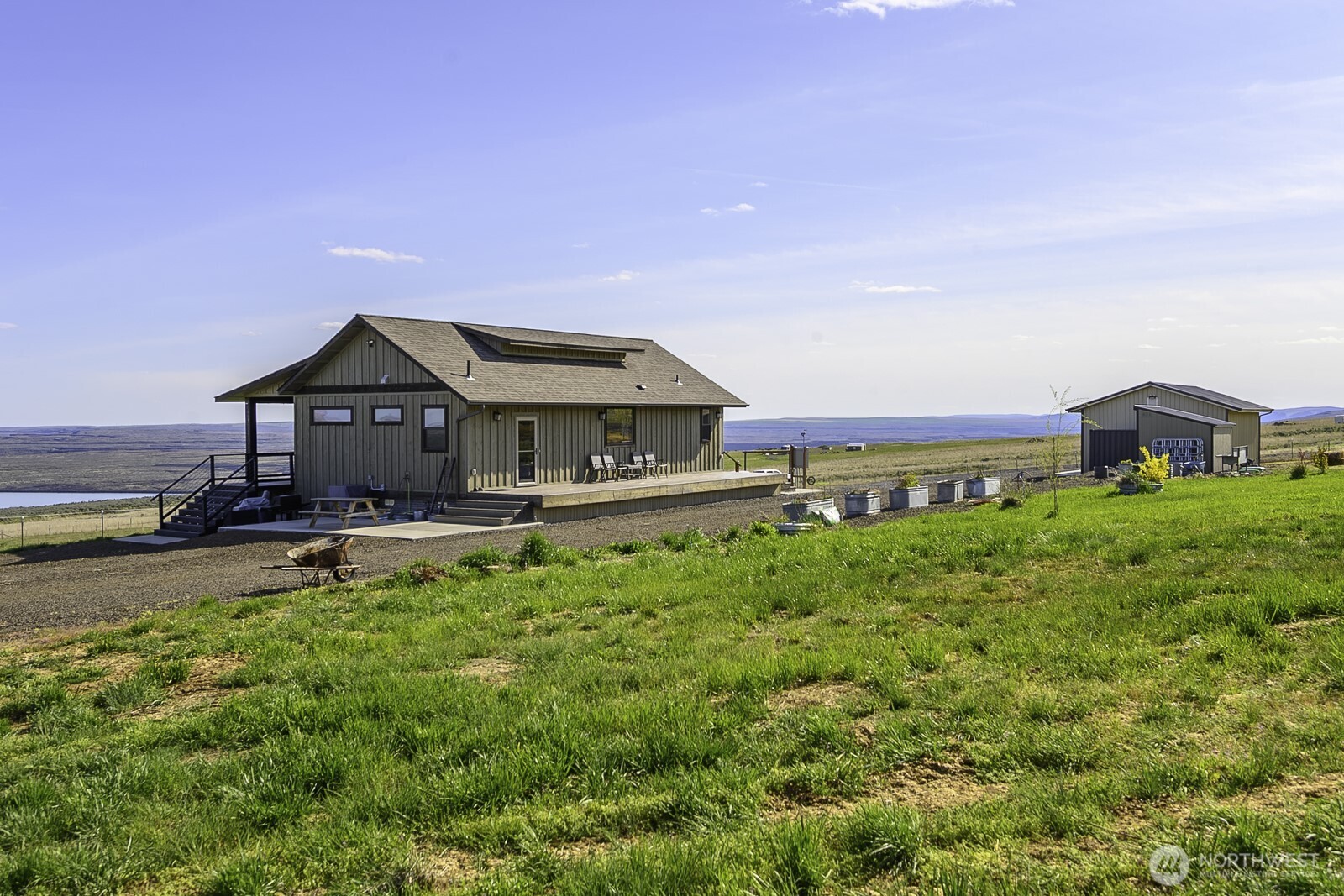 169 Banks Lake View Road #99115, Coulee City, WA 99115