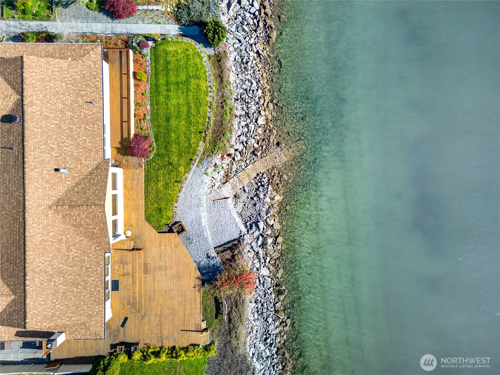 811 Shoshone Dr , La Conner, WA 98257