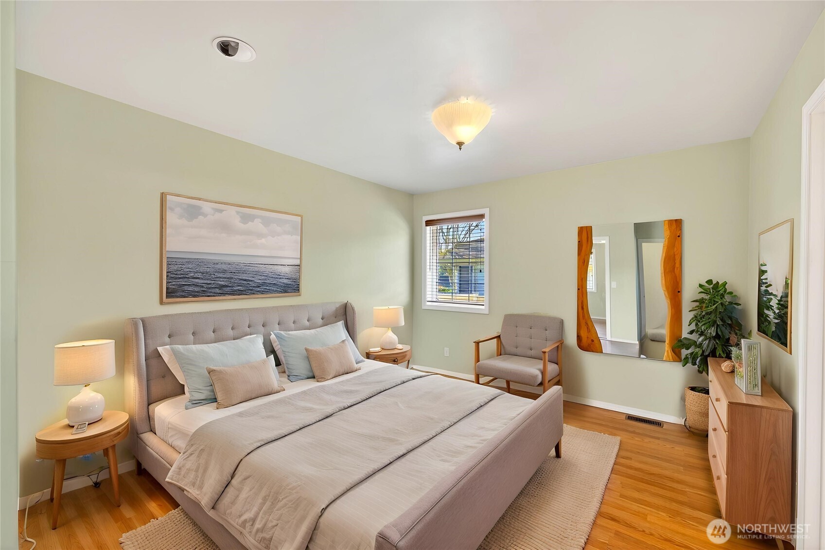 811 Shoshone Dr , La Conner, WA 98257