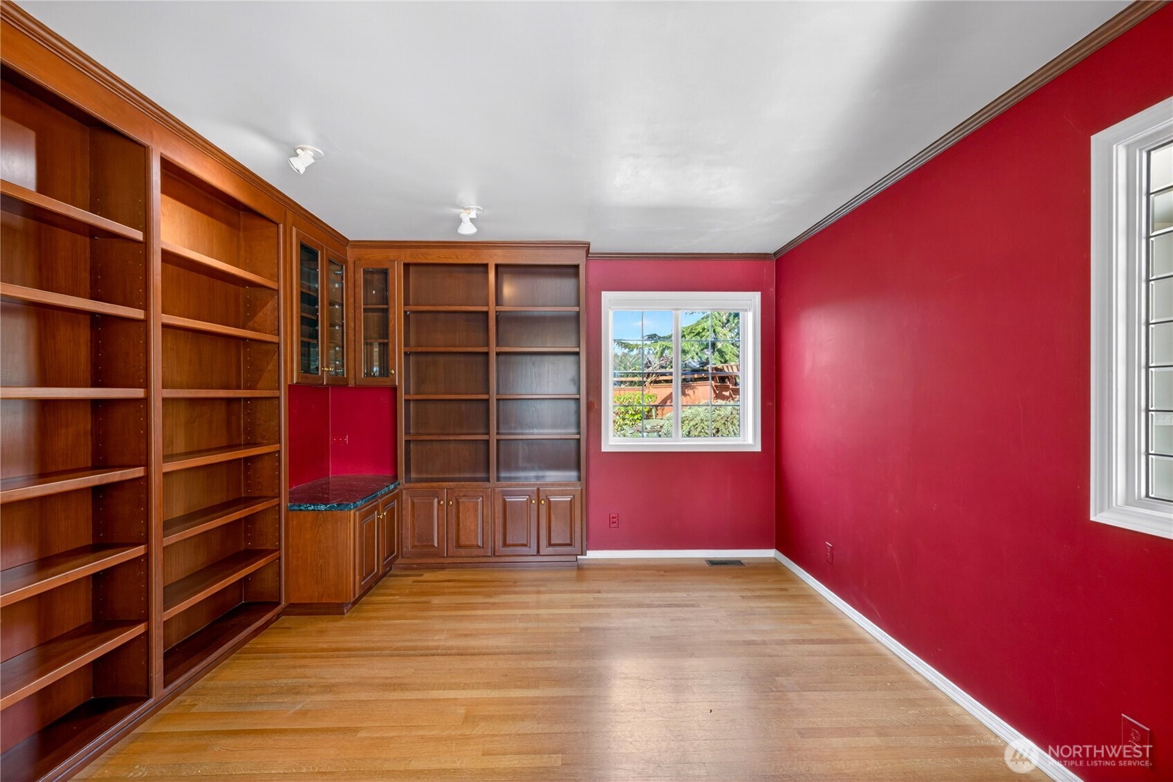811 Shoshone Dr , La Conner, WA 98257