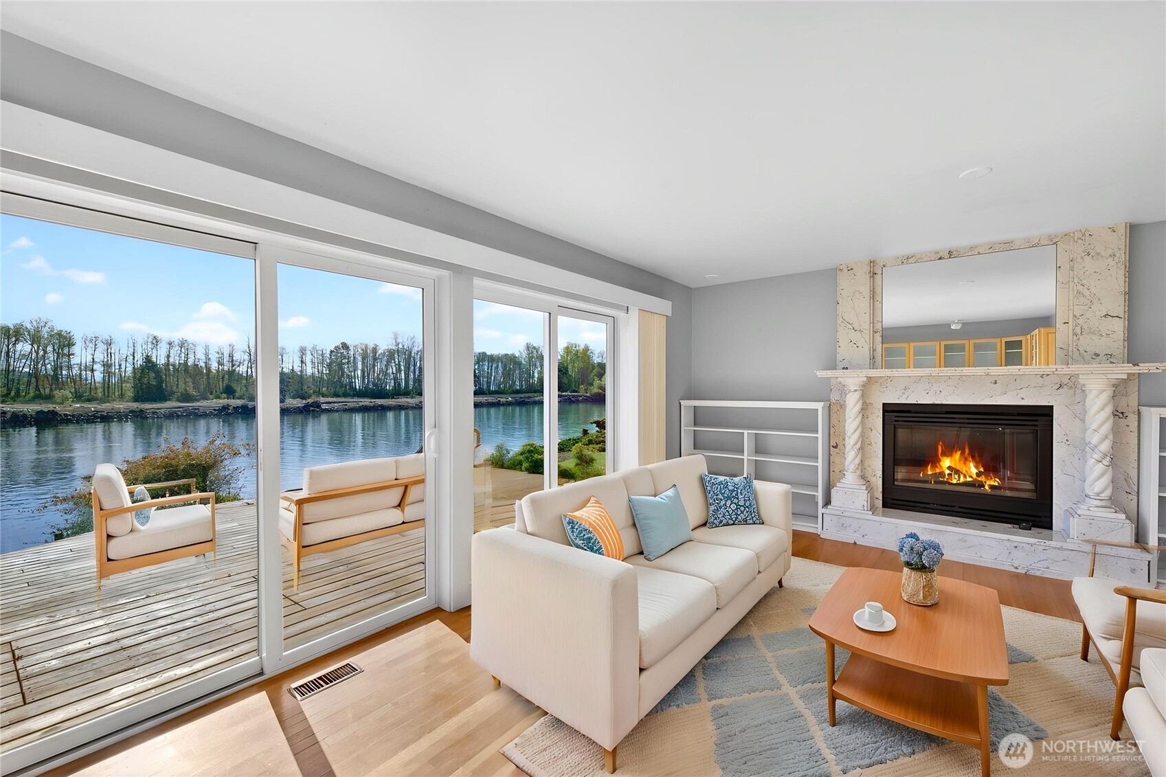 811 Shoshone Dr , La Conner, WA 98257