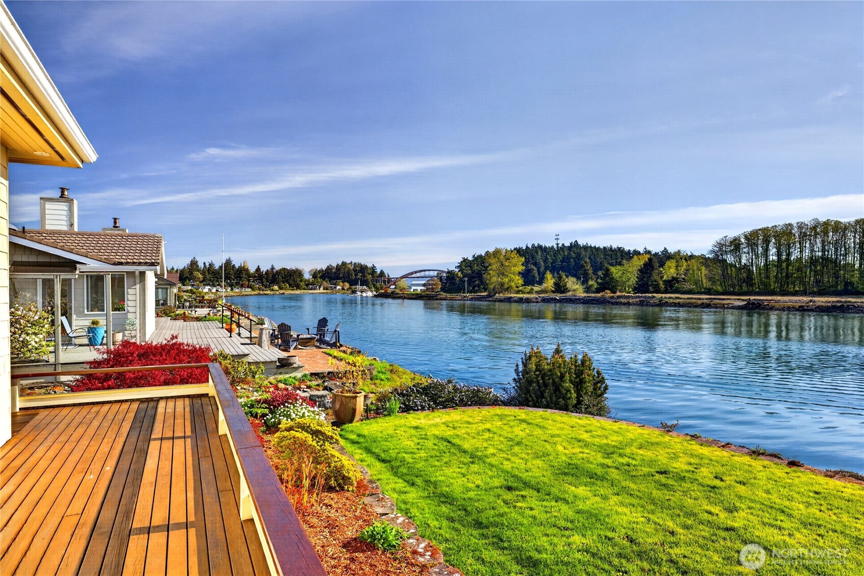 811 Shoshone Dr , La Conner, WA 98257
