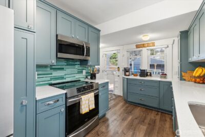 10532 Evanston Avenue N, Seattle, WA 98133 - Photo 7