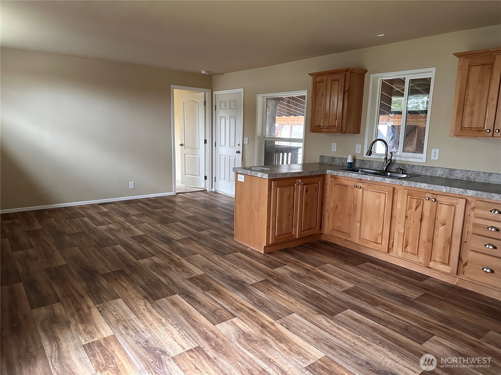 711 S Rain Street NE, Ocean Shores, WA 98569