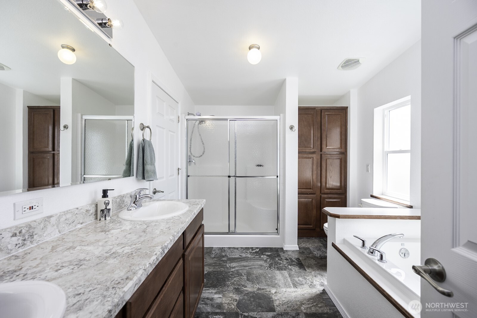 9631 Road H NW, Ephrata, WA 98823
