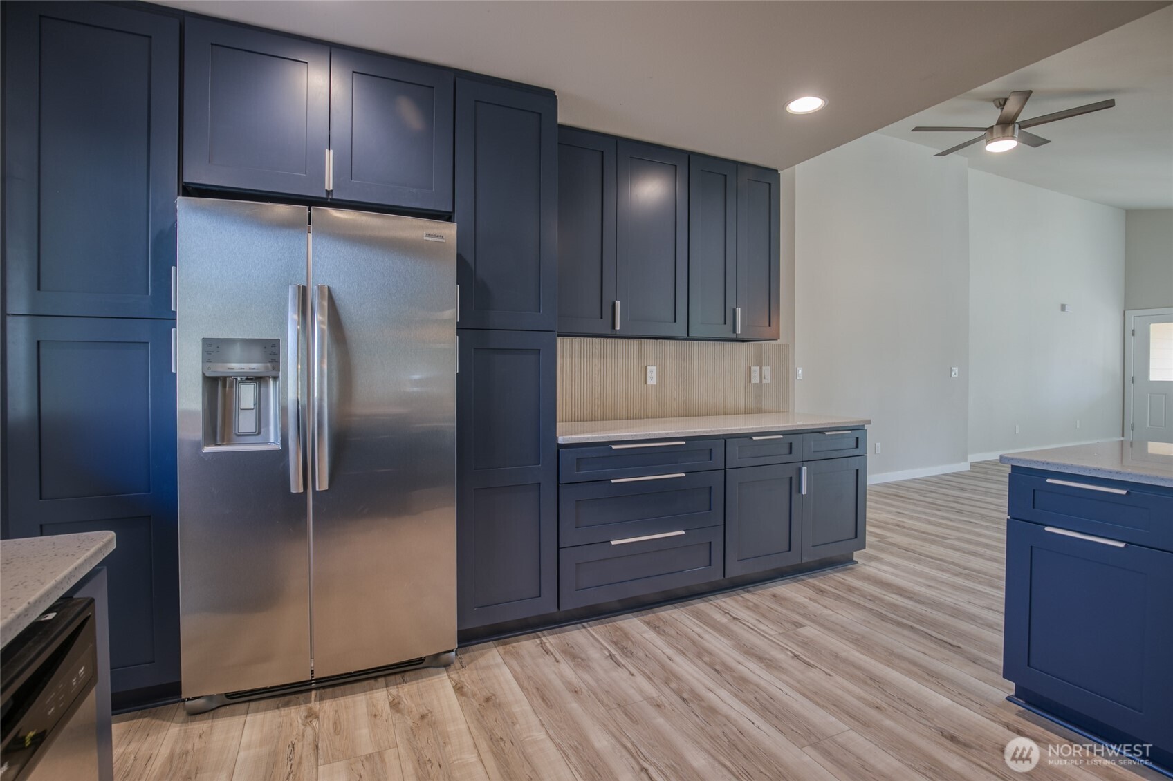 634 Island Circle SE, Ocean Shores, WA 98569