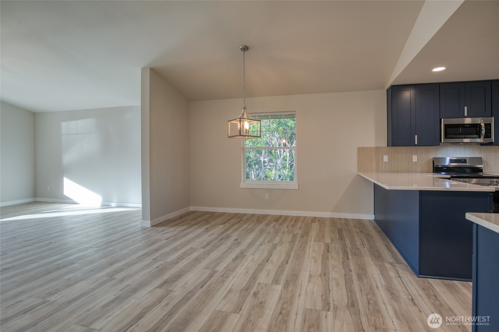 634 Island Circle SE, Ocean Shores, WA 98569