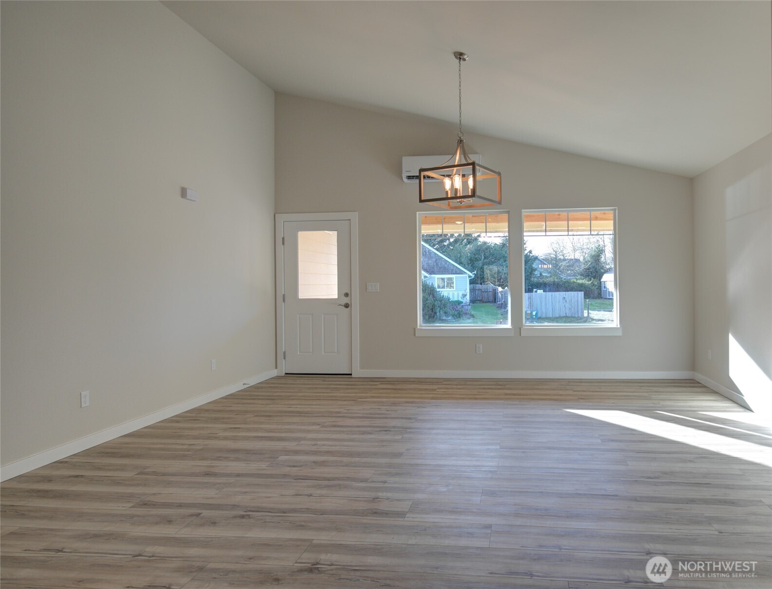 634 Island Circle SE, Ocean Shores, WA 98569