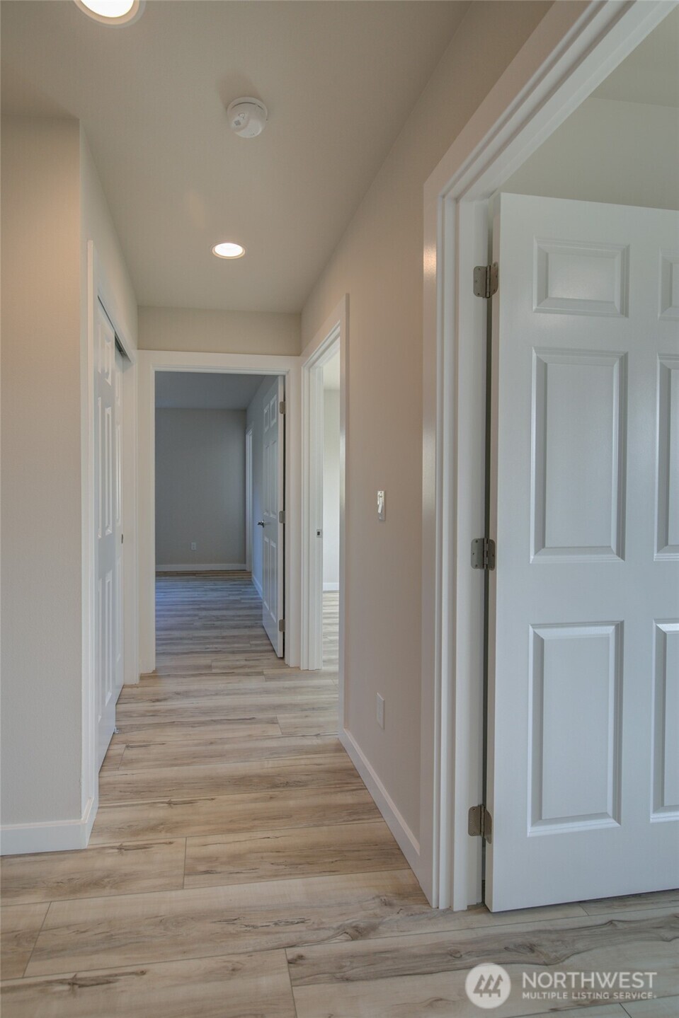 634 Island Circle SE, Ocean Shores, WA 98569