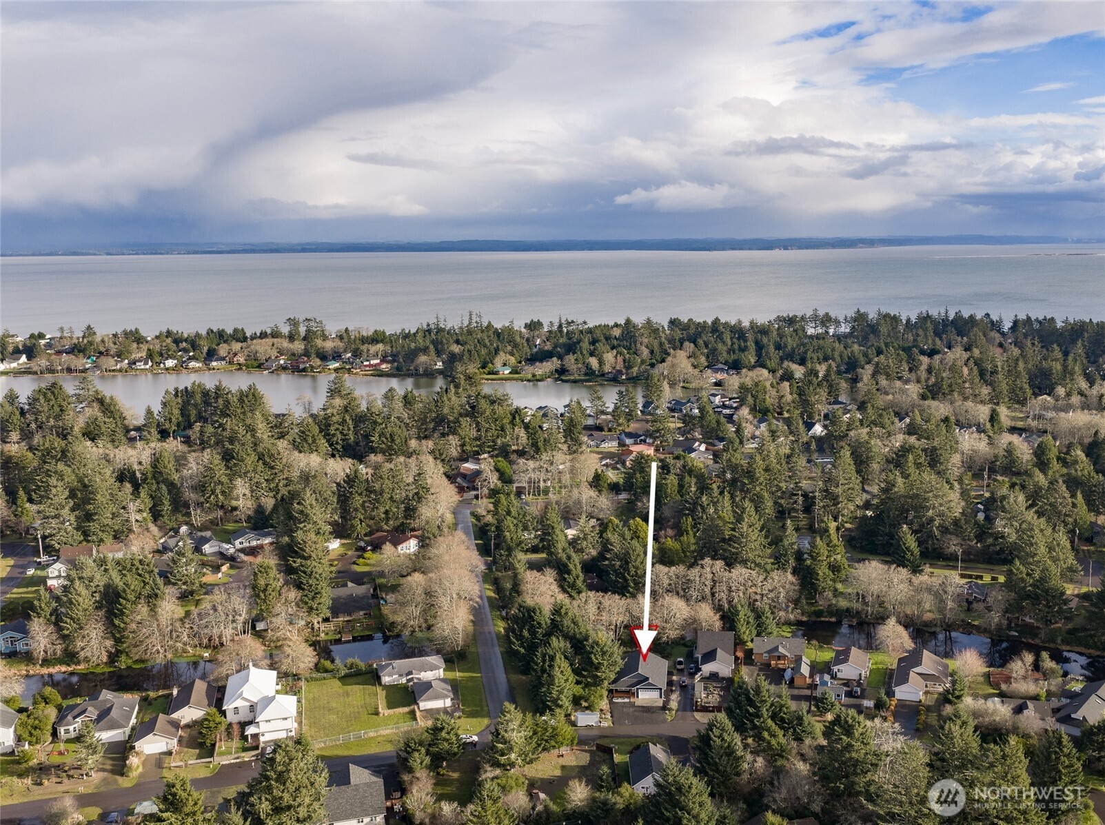 634 Island Circle SE, Ocean Shores, WA 98569