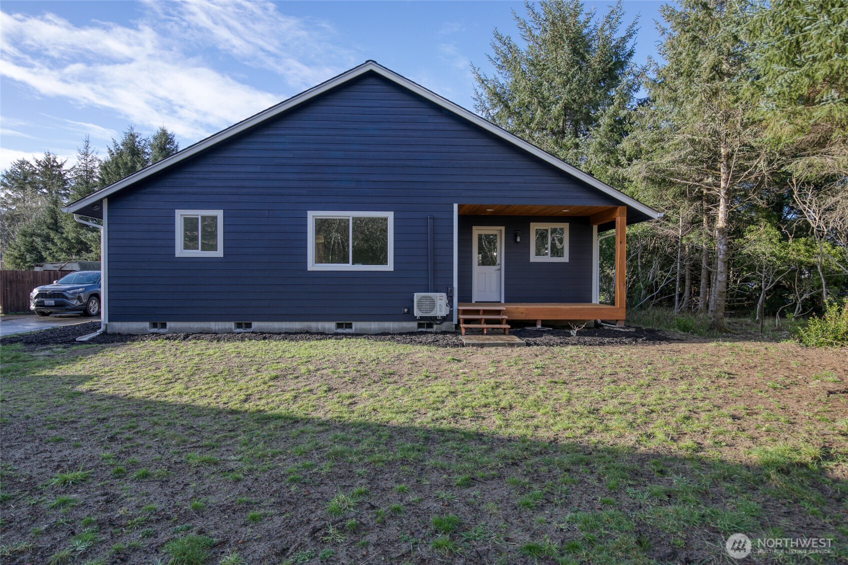 634 Island Circle SE, Ocean Shores, WA 98569