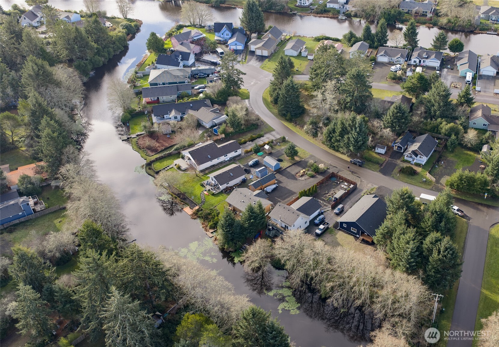 634 Island Circle SE, Ocean Shores, WA 98569