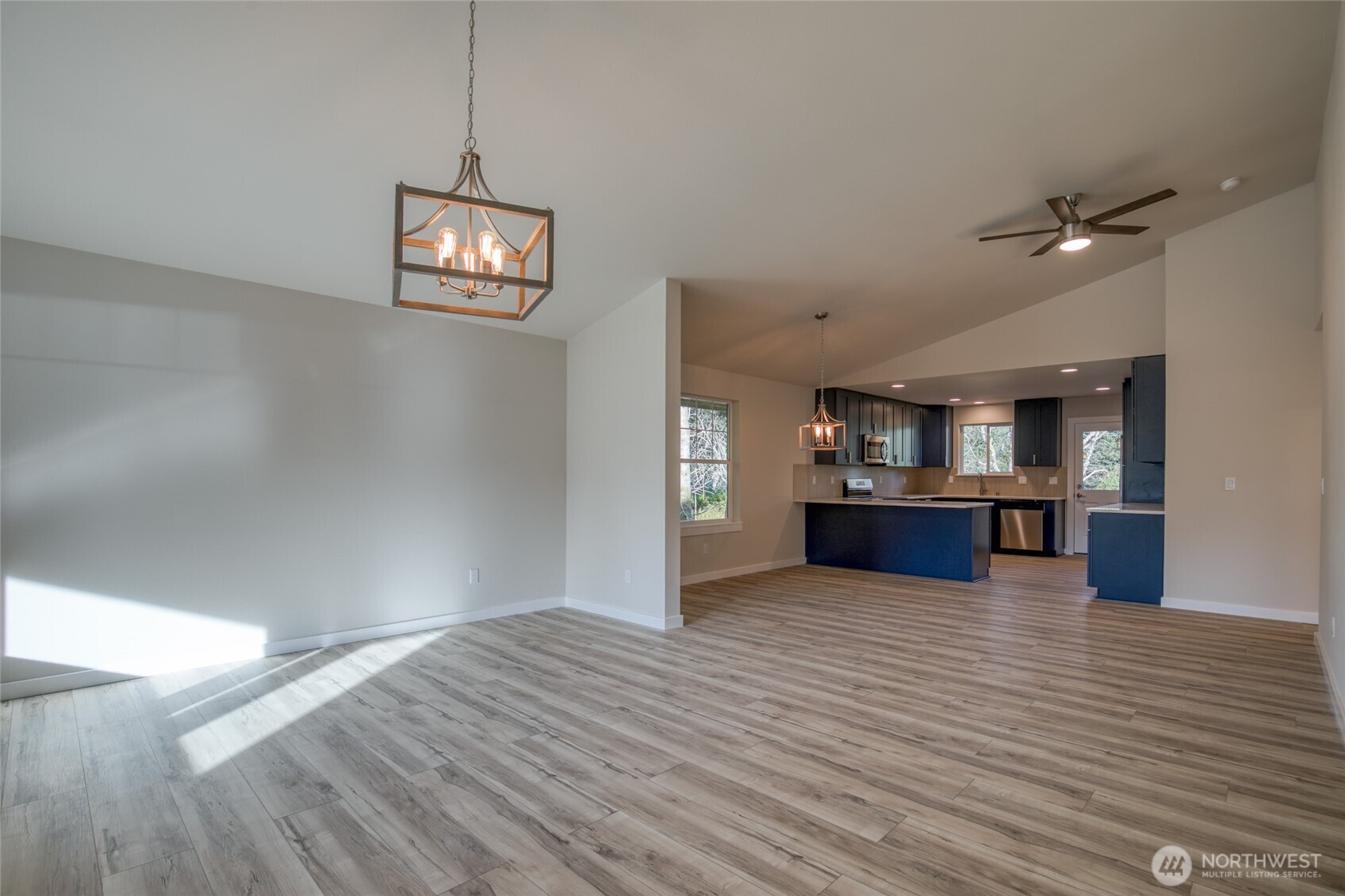 634 Island Circle SE, Ocean Shores, WA 98569