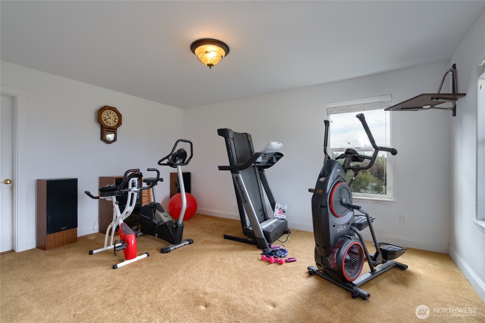 4111 R Avenue , Anacortes, WA 98221-3643